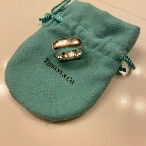 Tiffany & Co. Silver Cushion Ring size 8 - Picture 3 of 5